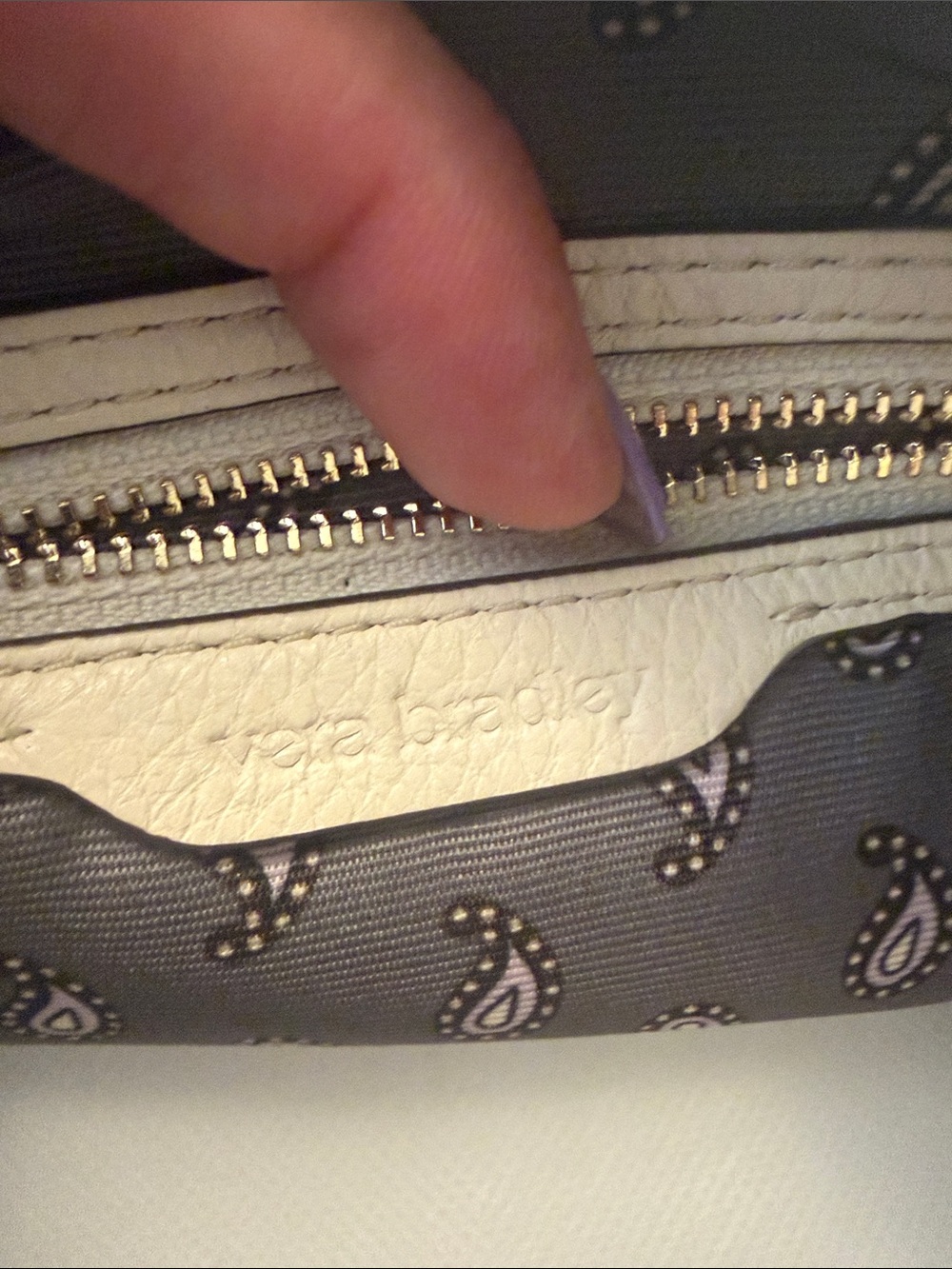 Vera Bradley Cream Pebbled Shoulder Bag with Gold Hardware - Picture 4 of 7